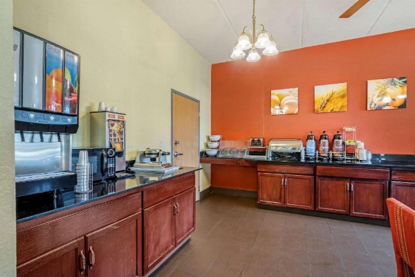 Comfort Inn Kissimmee image 28